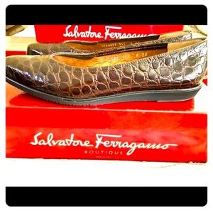 Salvatore Ferragamo faux croc flat shoes EUC 8AA
